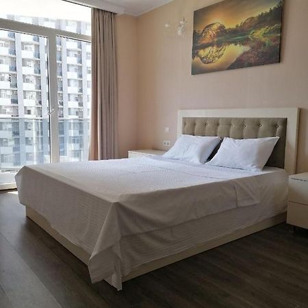 City Centre Apartment Batumi Bagian luar foto