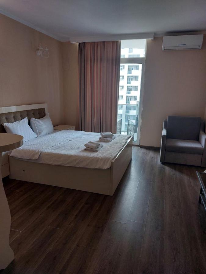 City Centre Apartment Batumi Bagian luar foto
