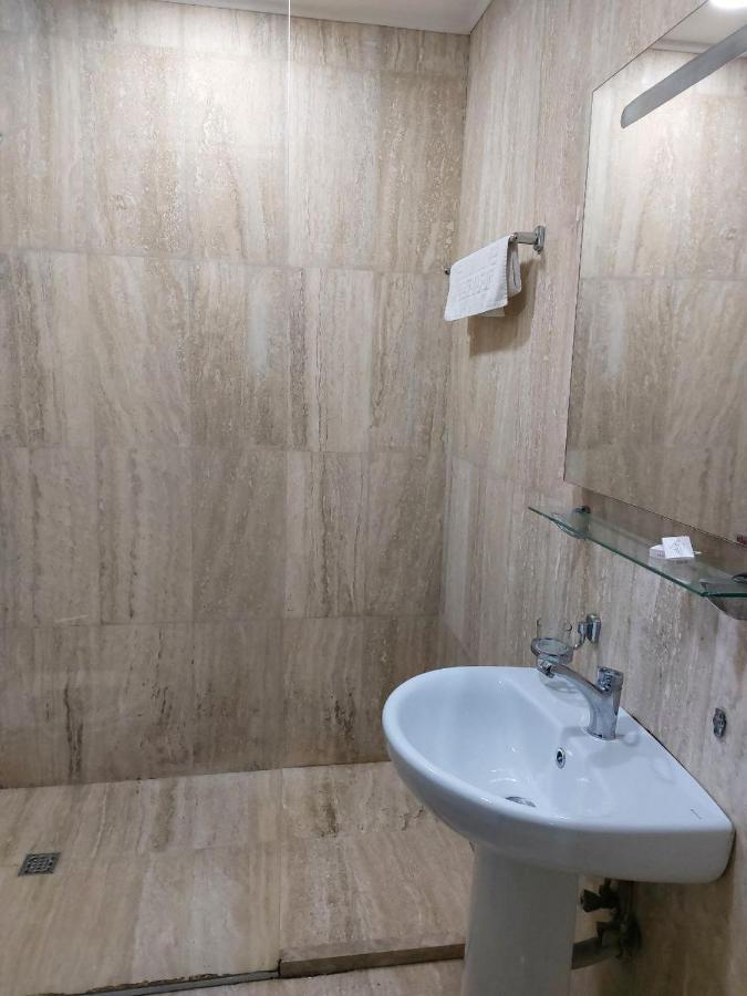 City Centre Apartment Batumi Bagian luar foto