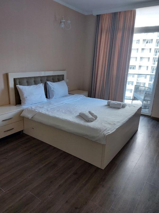 City Centre Apartment Batumi Bagian luar foto